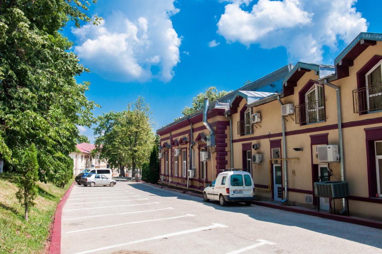 Pensiunea Splendid Dorohoi Exterior photo